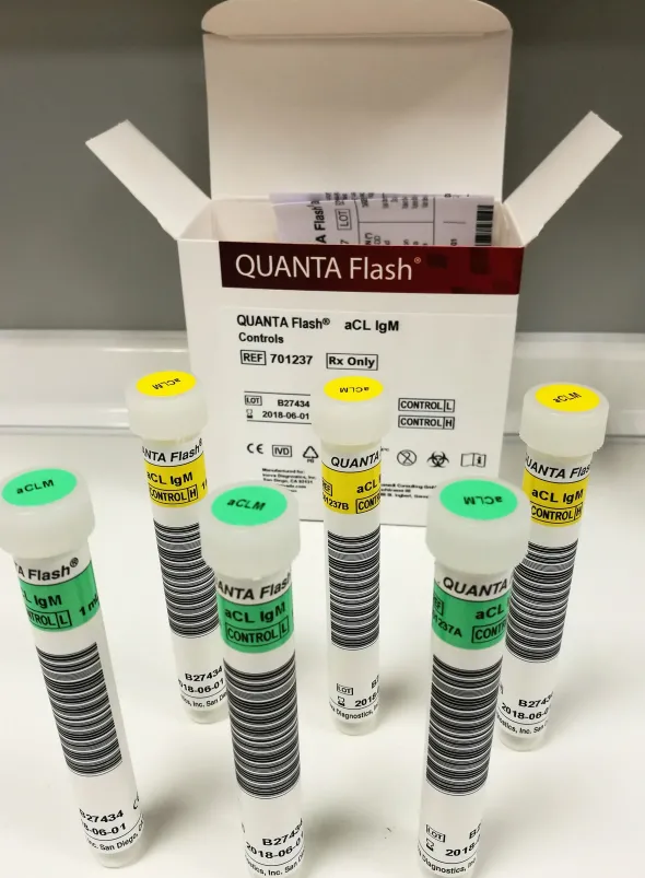 ACA IgM Controls sur BIO-FLASH - Coffret 2 x 3 x 1 ml 6 Kit 1 kit