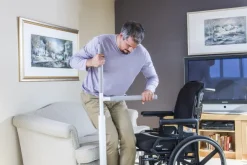 Barre d'appui verticale Healthcraft Advantage - avec poignée et rail démontable bariatrique