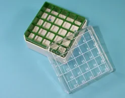 Cryoboîte 76 x 76 mm hauteur 52 mm PC pour 25 tubes vert