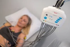 DECAPUS III Système d'électrodes par aspiration sur batterie Livré avec une boîte de 128 electrodes et bras de fixation