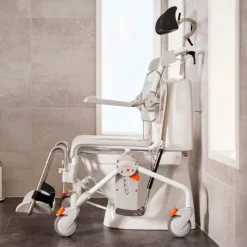 Fauteuil de douche bariatrique Etac Swift Mobil 2 inclinable par vérin à gaz - 4 roulettes à freins - lim. 160 kg - blanc