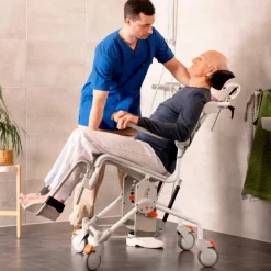 Fauteuil de douche bariatrique Etac Swift Mobil 2 inclinable par vérin à gaz - 4 roulettes à freins - lim. 160 kg - blanc