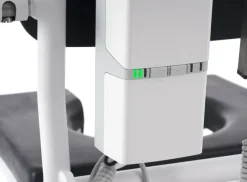 Fauteuil de douche à hauteur et inclinaison électriques MOHICAN II - à roulettes, avec appui-tête - poids lim. 180kg