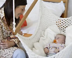 Hamac de rêve Babyswinger set+ - 85 x 80 cm, hauteur de suspension 180 cm - blanc - charge jusqu'à 75 kg