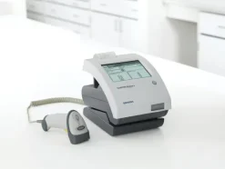 Lecteur de bandelettes urinaires connectable au système de gestion Clinitek Connect-loc maint mensuelle 49ème au 96ème