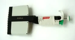 Micropipette multicanaux 12 x 50-300 µl Clearline