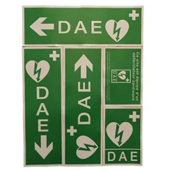 Pack signalétique DAE en PVC rigide, 5 pancartes, adhésives [distribué par AVF Biomedical]