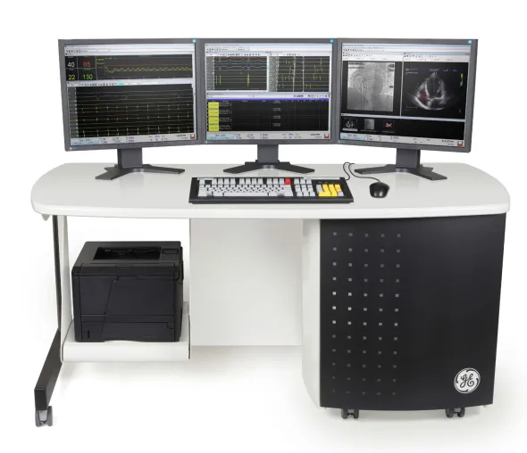 PC avec clavier, souris, graveur -Baie d'électrophysiologie CardioLab AltiX- Station d'acquisition, Clavier, 3 écrans,