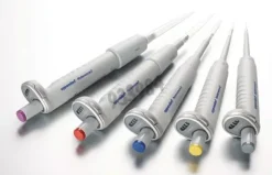 Pipette EPPENDORF reference 2 g variable 0,1-2,5 µl gris fonce