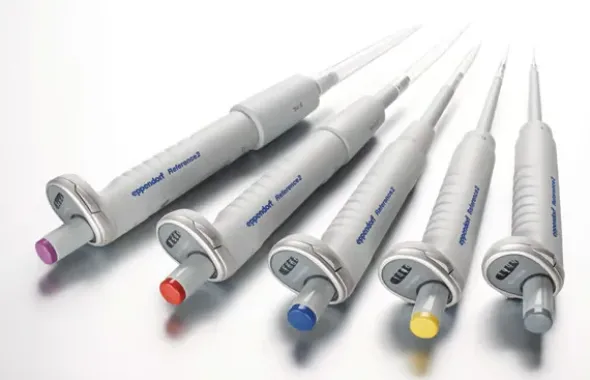 Pipette reference 2 g 8 canaux variable 10-100 µl jaune Cofrac 3 x 10 EPPENDORF