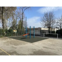 Station Street Workout 4 ateliers - hauteur chute libre inférieur à 2 m - déchargé sous abri