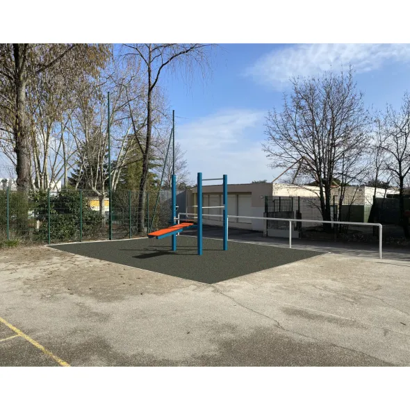 Station Street Workout 4 ateliers - hauteur chute libre inférieur à 2 m - déchargé sous abri